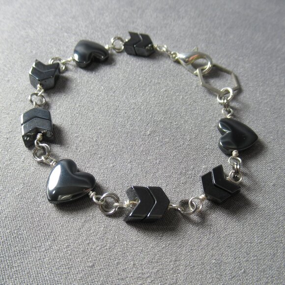 Hearts and Hematite Bracelet, Silver Chain - Picture 4 of 6